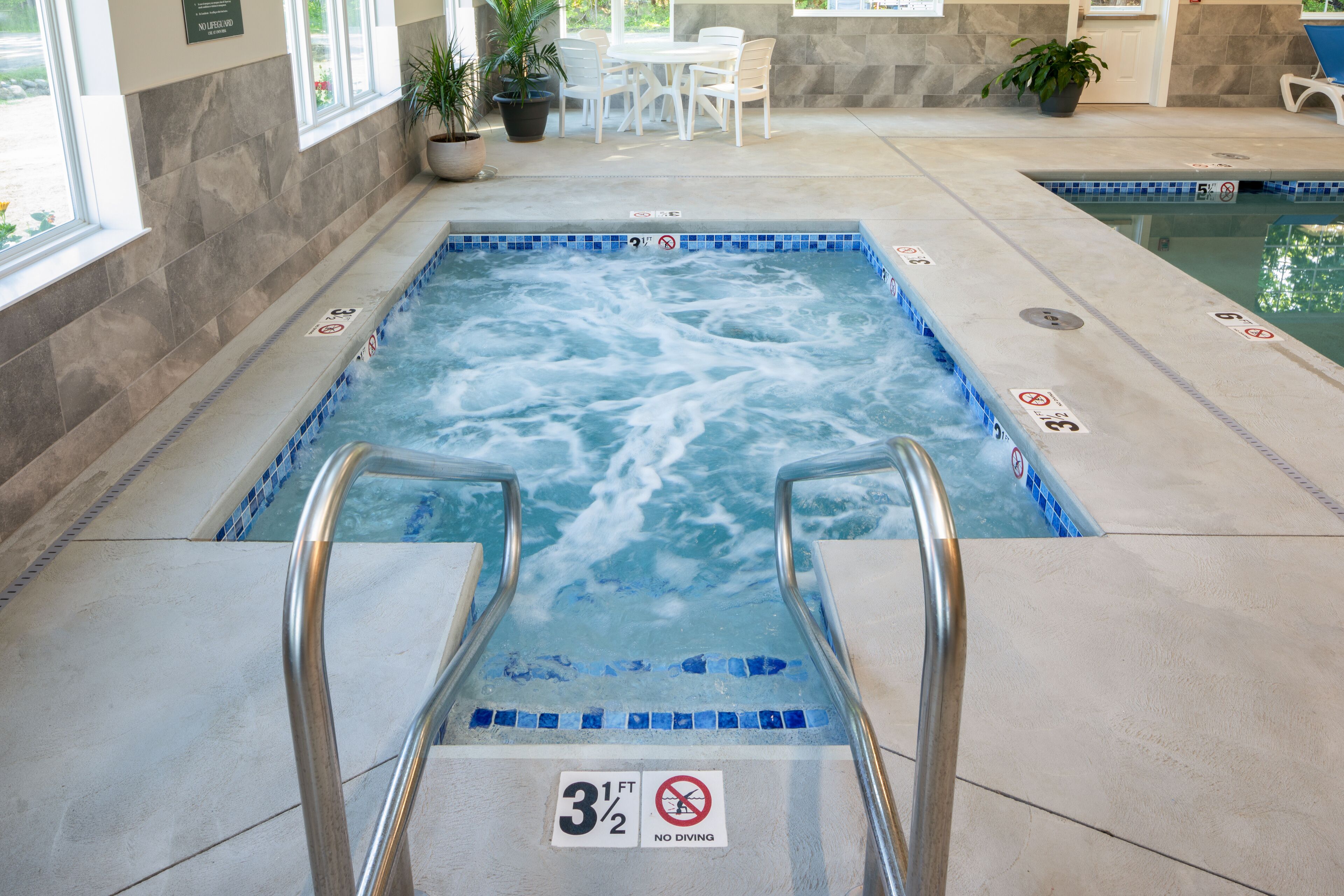indoor spa tub