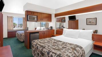 Studio Suite, 2 Double Beds, Non Smoking | Desk, free cribs/infant beds, free WiFi, bed sheets