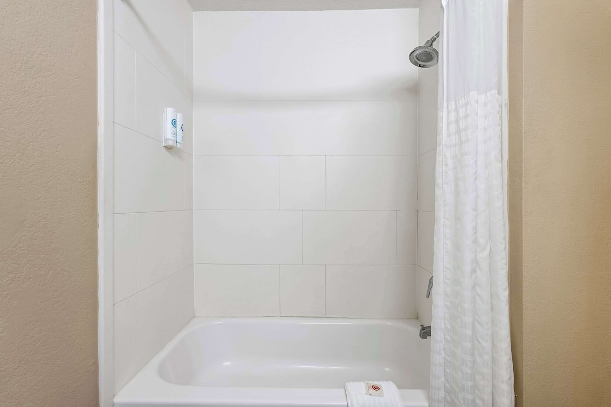 suite, 1 king bed, non smoking | desk, blackout curtains, iron/ironing board, free cots/infant beds