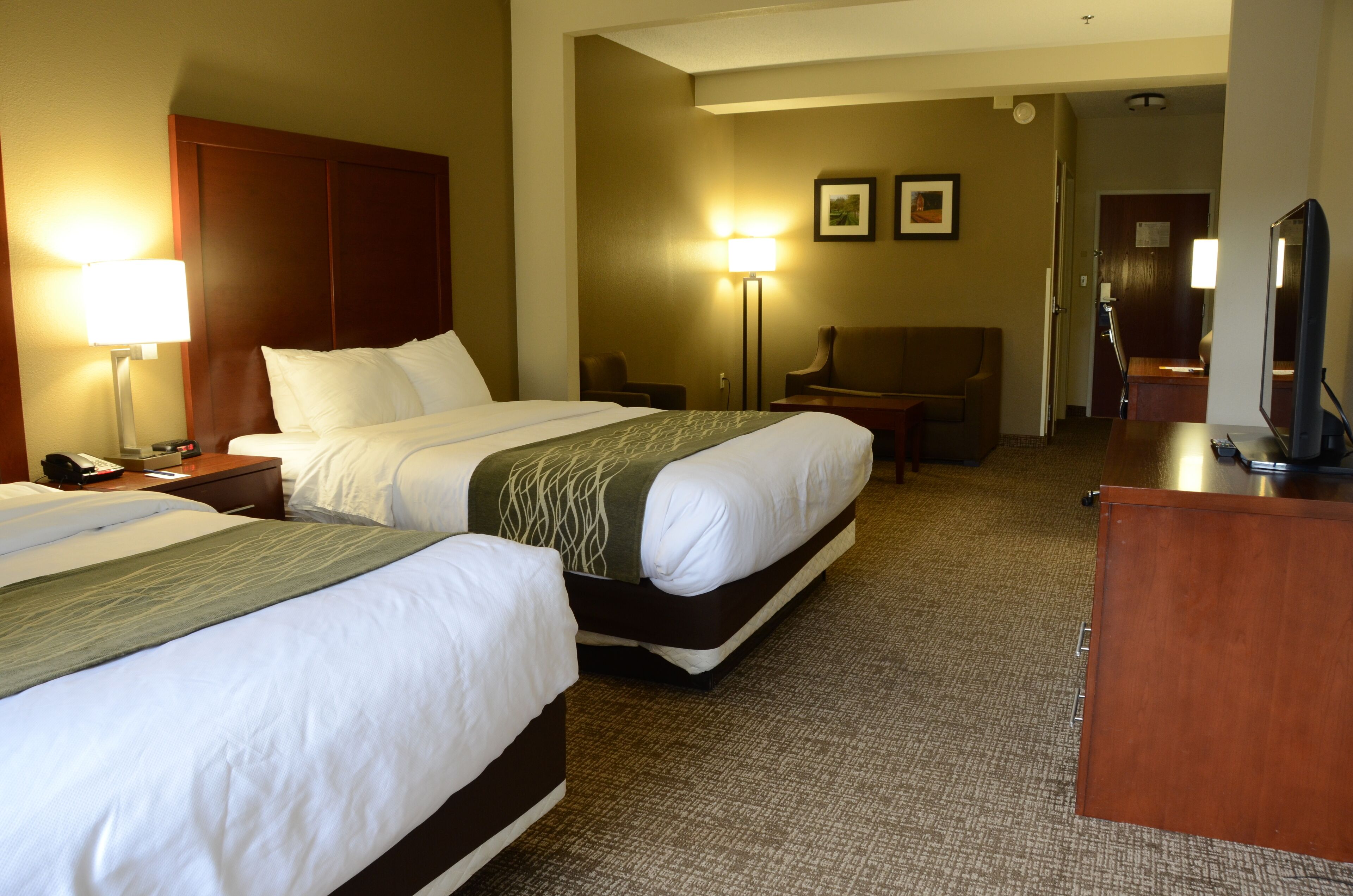 suite, multiple beds, accessible, non smoking | desk, iron/ironing board, cots/infant beds, free rollaway beds