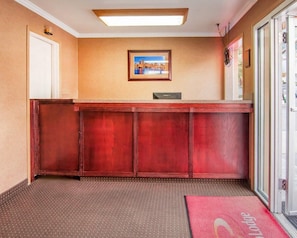 Lobby - Econo Lodge Portland Downtown (Portland)