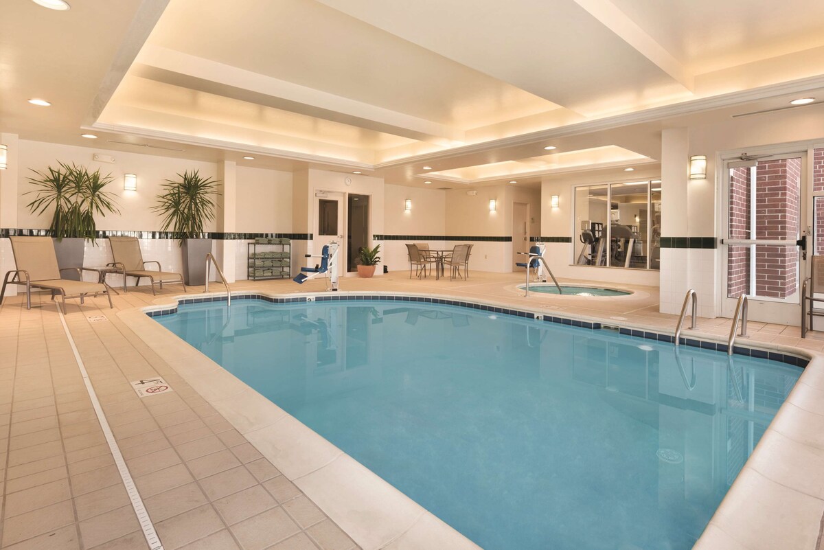 Hilton Garden Inn Akron Canton Airport Reviews, Deals & Photos 2023 Expedia