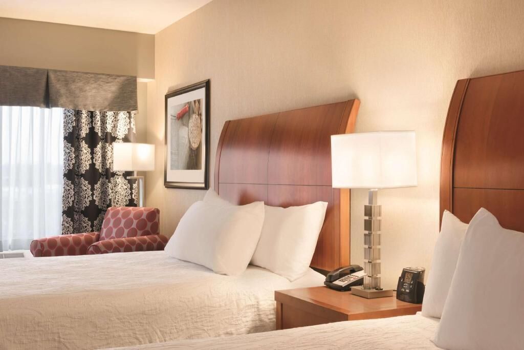 Premium bedding, in-room safe, desk, laptop workspace