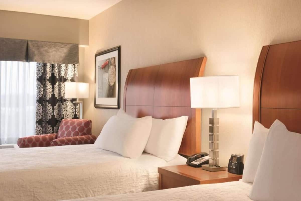 Premium bedding, in-room safe, desk, laptop workspace