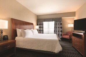 Premium bedding, in-room safe, desk, laptop workspace