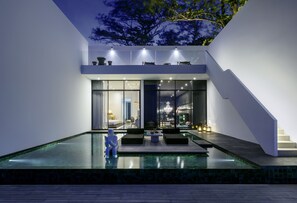 2 outdoor pools, pool umbrellas, pool loungers - The Library (Koh Samui)