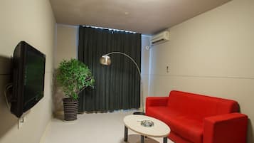 Desk, blackout drapes, iron/ironing board, WiFi
