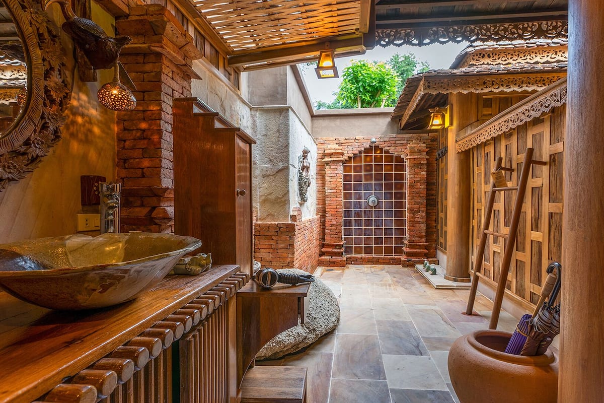 separate bathtub and shower, deep-soaking bathtub, rainfall showerhead