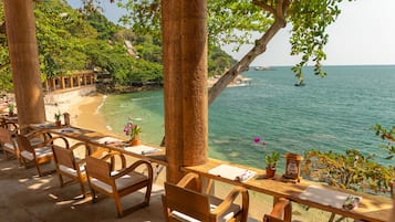 2 Restaurants; Frühstück, Mittagessen und Abendessen werden serviert