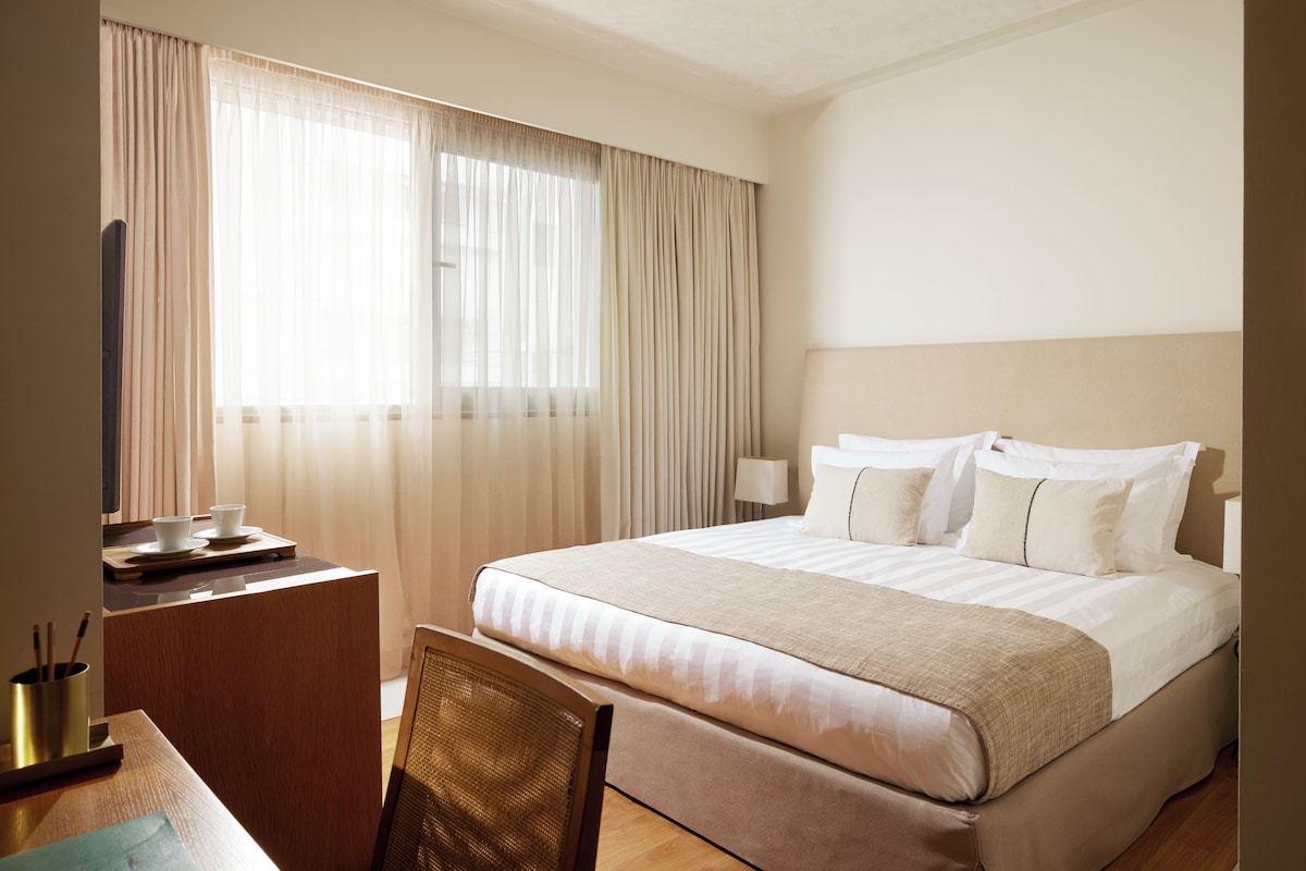 Comfort Room Atrium View | View from room