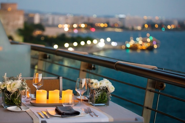 Premium bedding, down comforters, free minibar, in-room safe