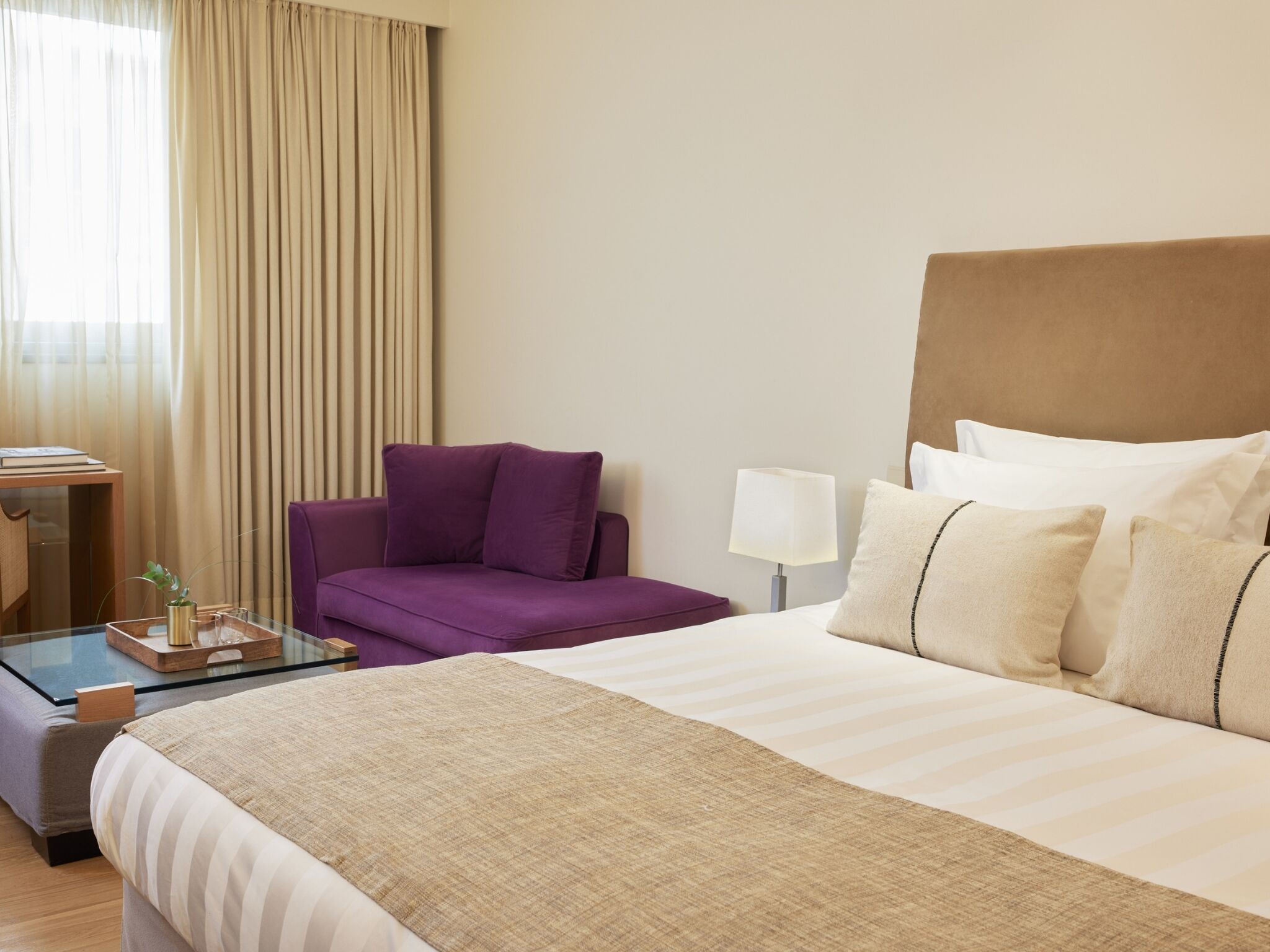 Habitación doble Confort, vista al patio | Ropa de cama de alta calidad, edredón y artículos del minibar gratis 