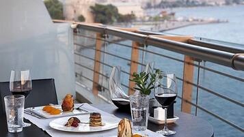 Premium bedding, down comforters, free minibar, in-room safe