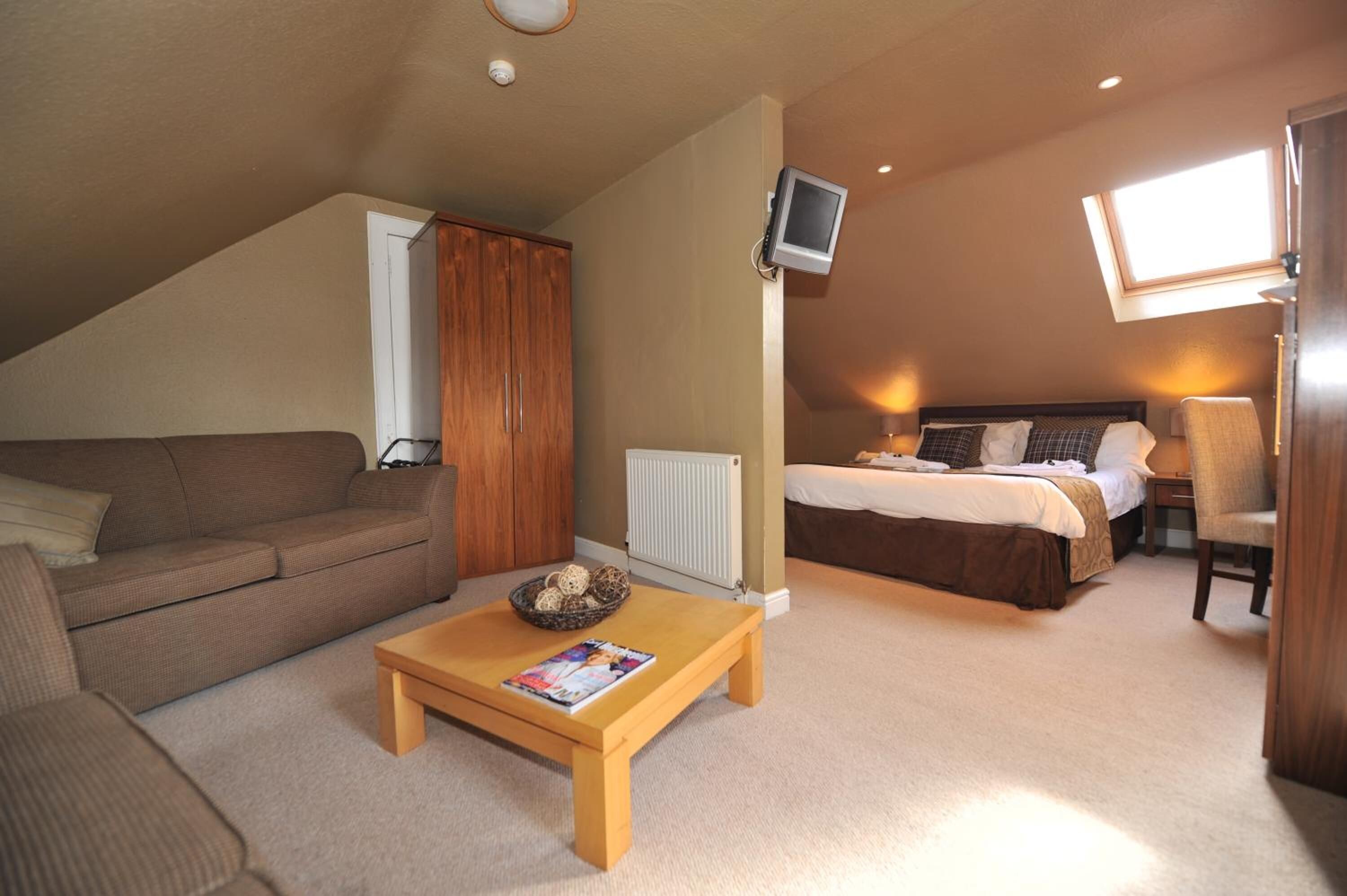 desk, soundproofing, iron/ironing board, free wifi