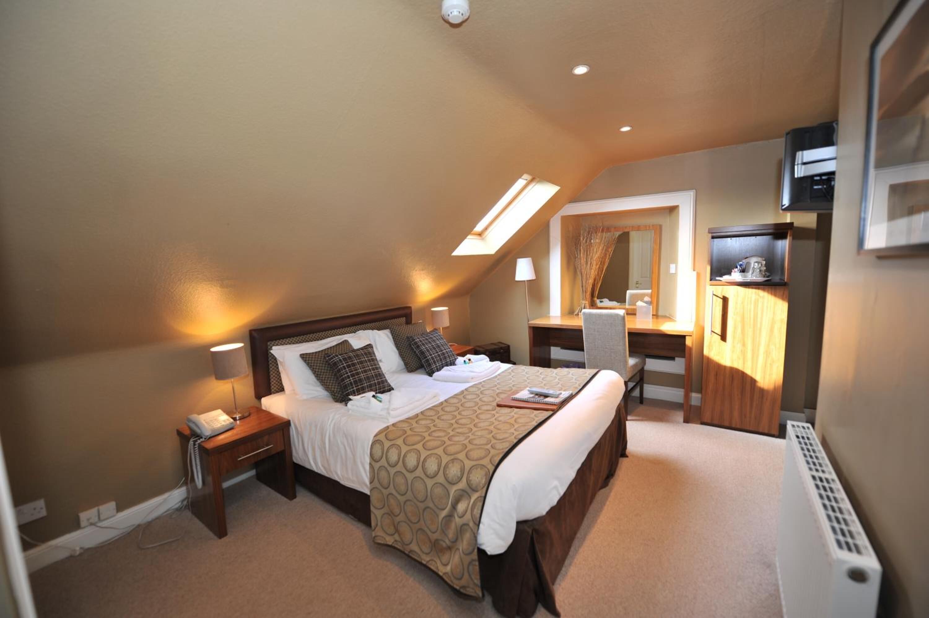 desk, soundproofing, iron/ironing board, free wifi