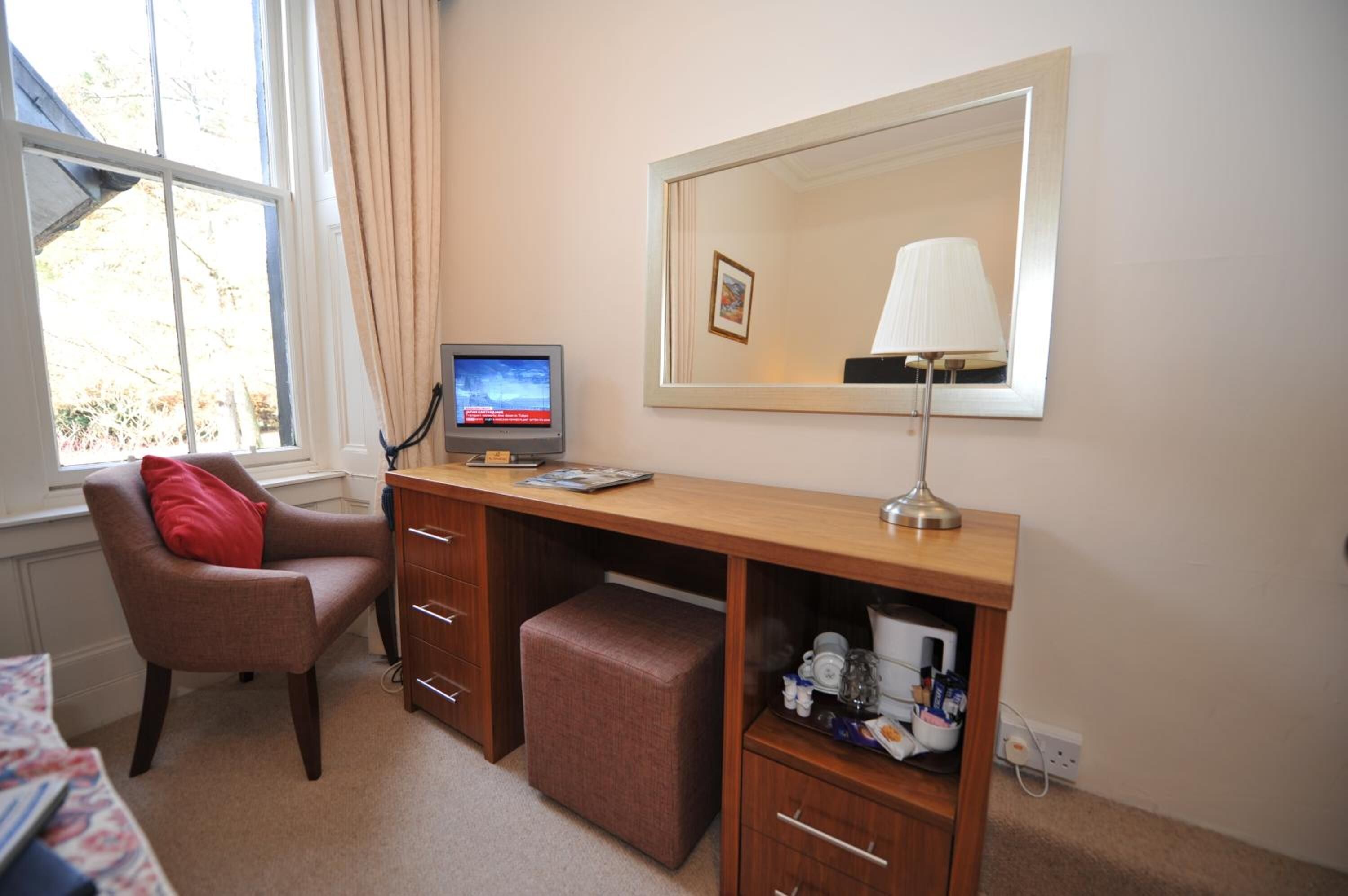 desk, soundproofing, iron/ironing board, free wifi