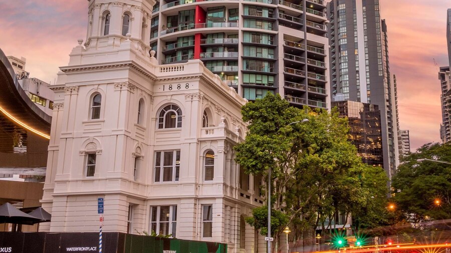 Oaks Brisbane on Felix Suites