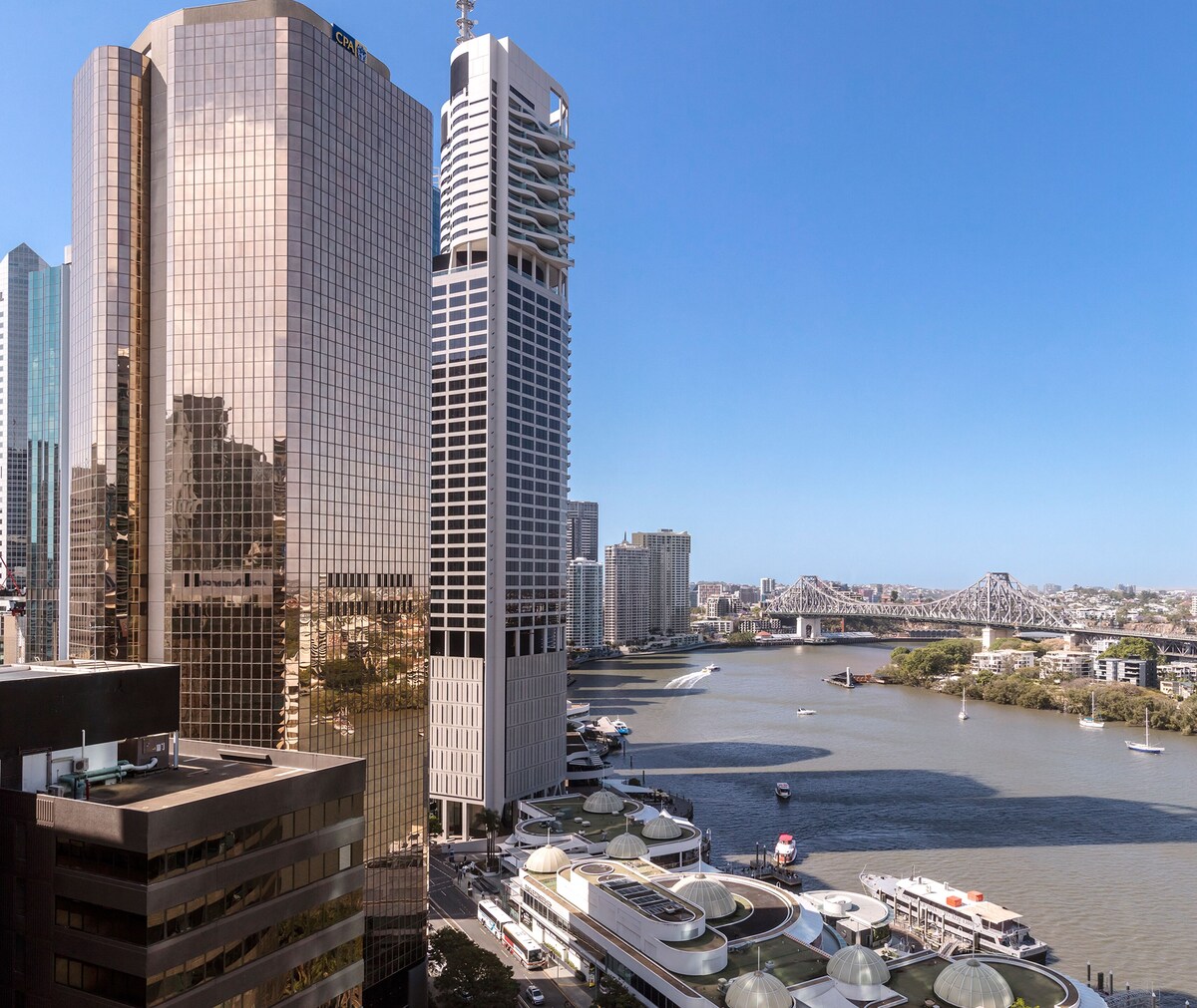 Oaks Brisbane on Felix Suites