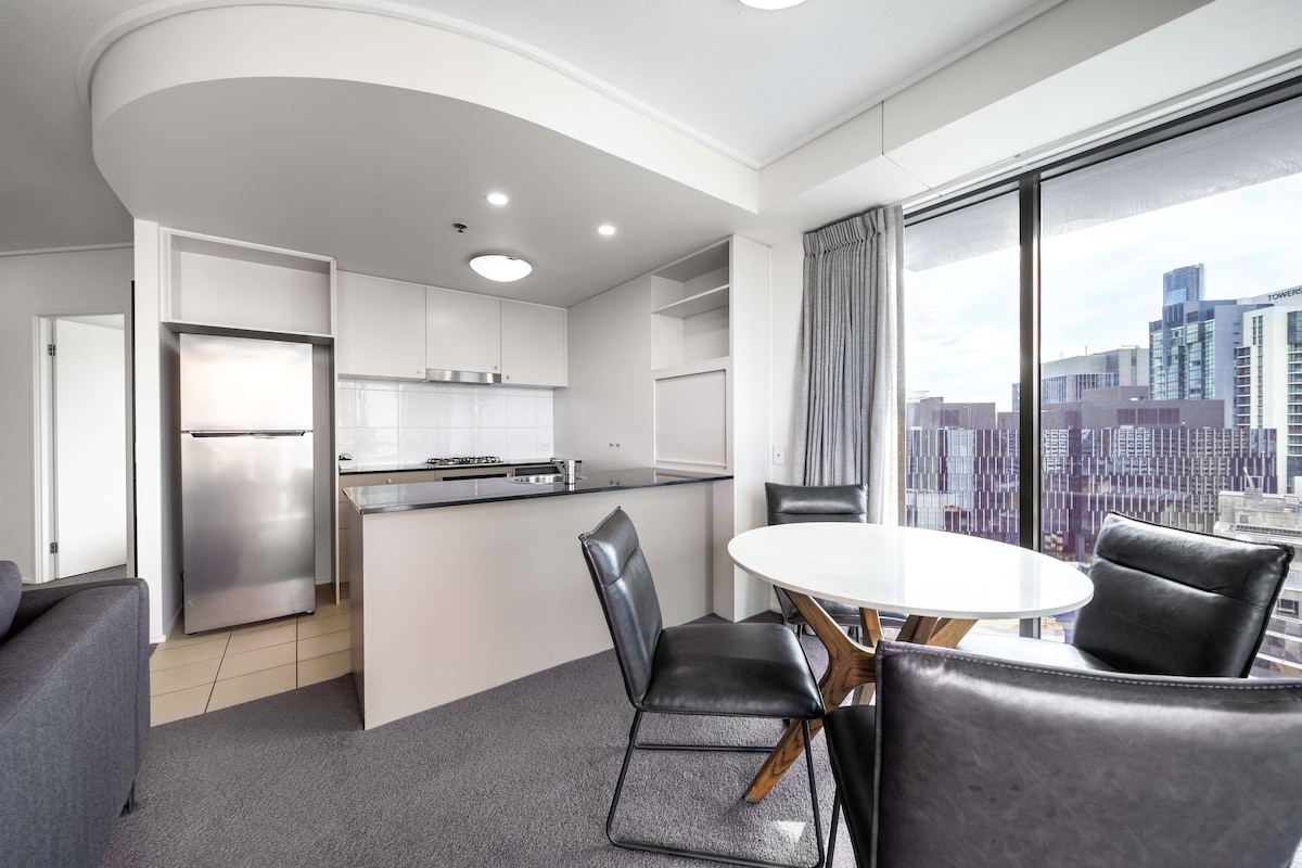 Oaks Brisbane on Felix Suites