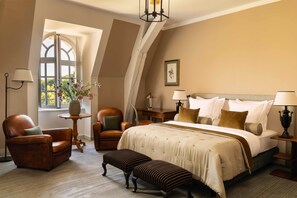 Minibar, in-room safe, desk, soundproofing