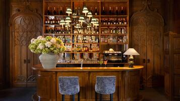 Bar (en la propiedad)