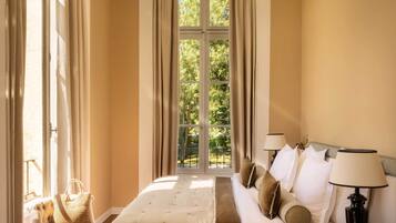 Minibar, in-room safe, desk, soundproofing