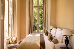 Minibar, in-room safe, desk, soundproofing