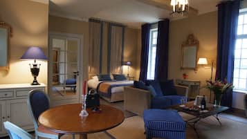 Minibar, in-room safe, desk, soundproofing