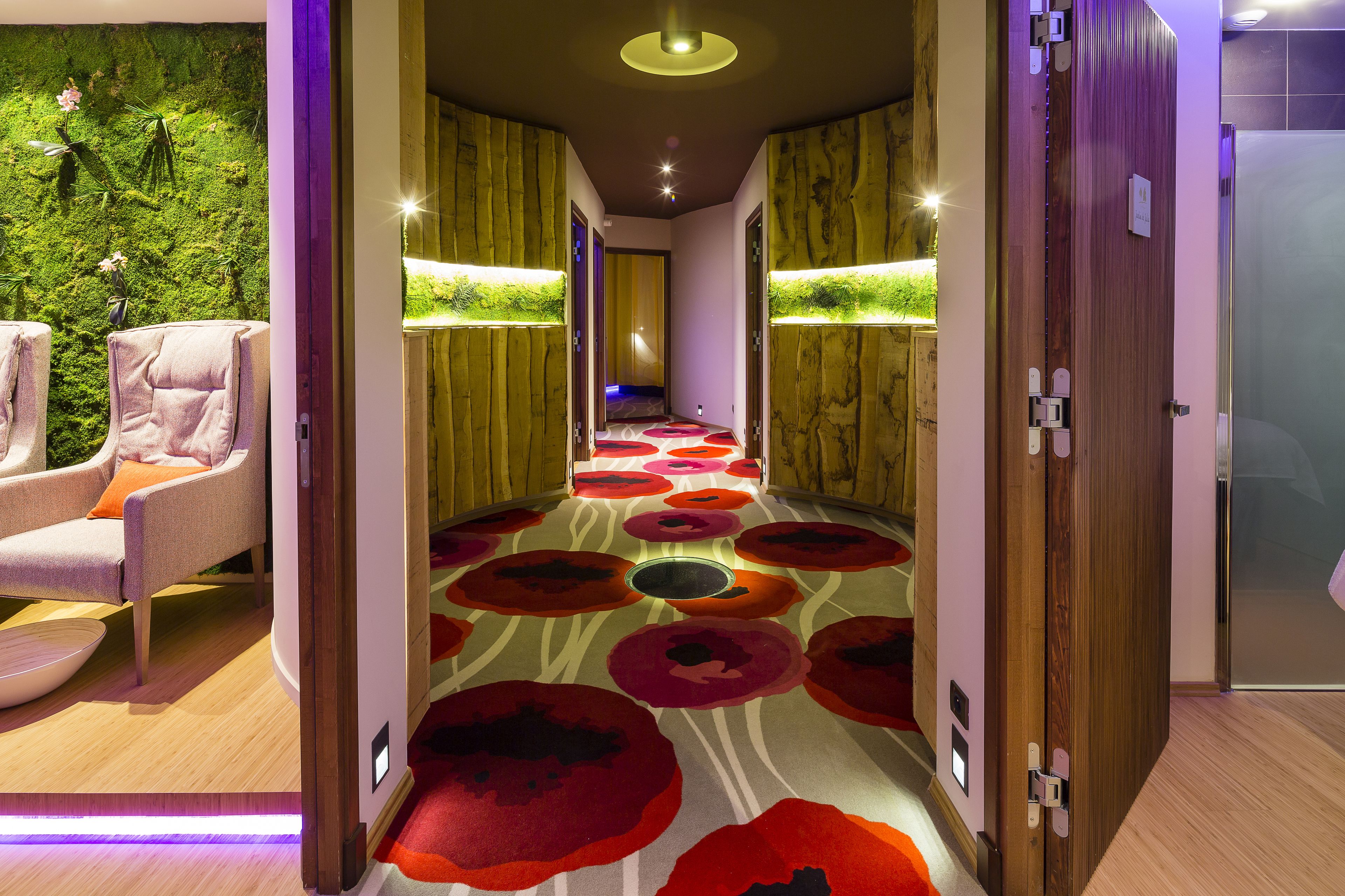 sauna, hot tub, steam room