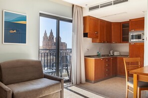 Apartment, Balcony, Sea View | Living area - Pergola Hotel & Spa (Mellieha)
