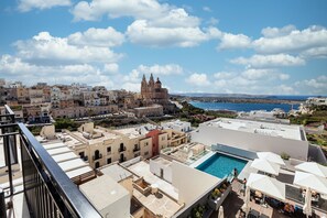 Apartamento, 1 habitación, balcón, vistas al mar | Jardines del alojamiento