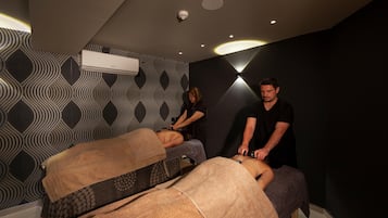 Salas para tratamentos a dois, sauna seca, banheira de hidromassagem