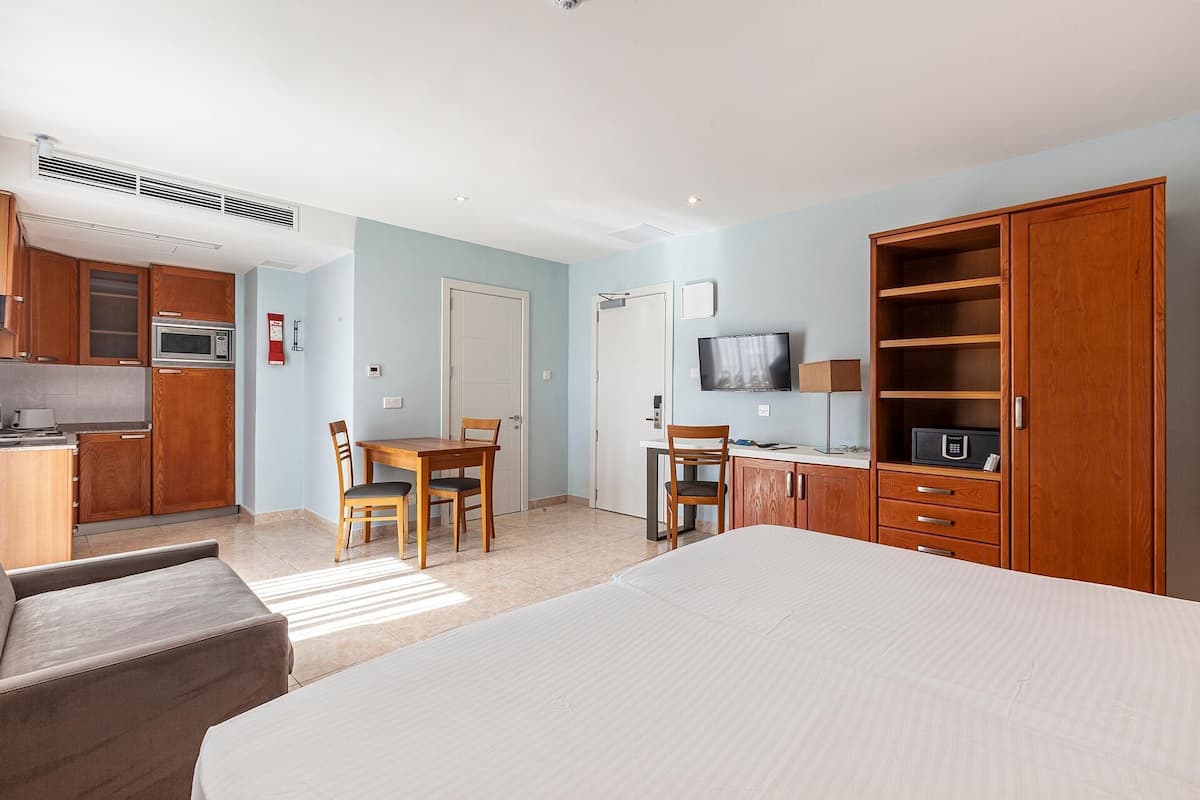 Apartment, Balcony, Sea View | 1 bedroom, minibar, in-room safe, desk