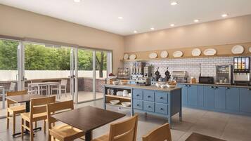 Tägliches inbegriffenes Frühstücksbuffet