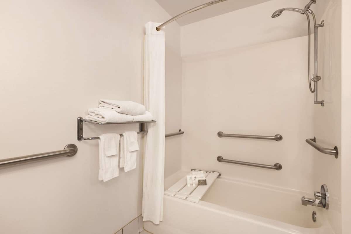 1 bedroom, in-room safe, desk, laptop workspace