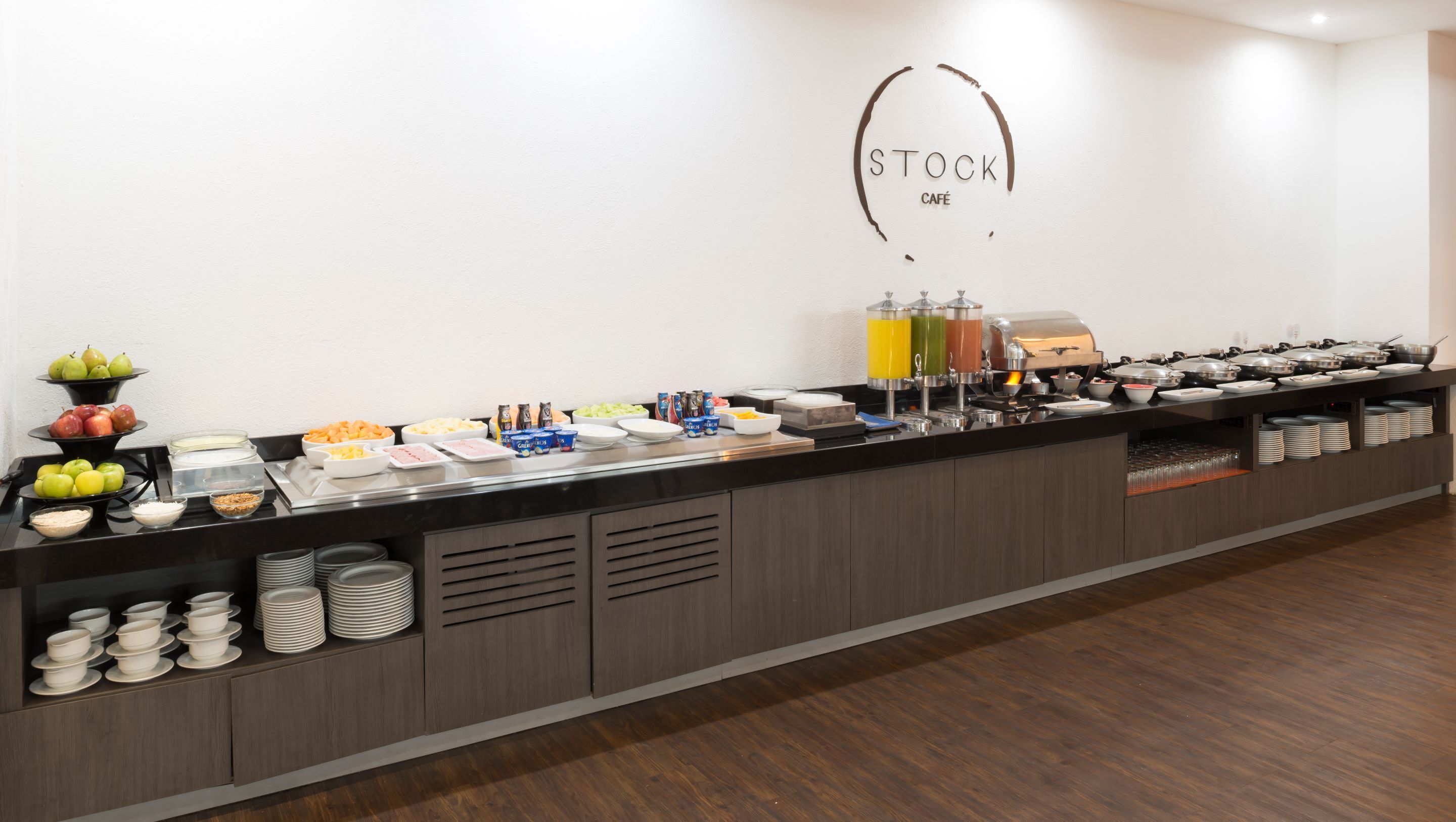 daily cooked-to-order breakfast (mxn 218 per person)