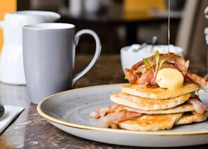 Daily cooked-to-order breakfast (MXN 218 per person) - voco Guadalajara Expo by IHG (Guadalajara)