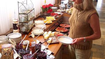 Desayuno buffet incluido todos los días