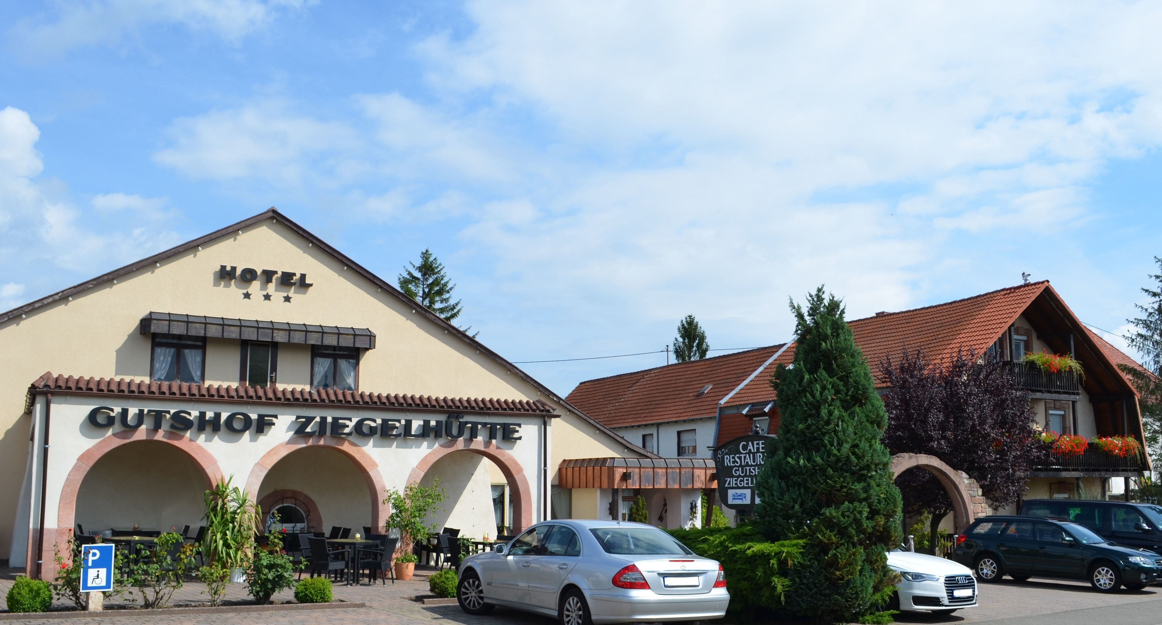 self-parking (surcharge) 3 per night