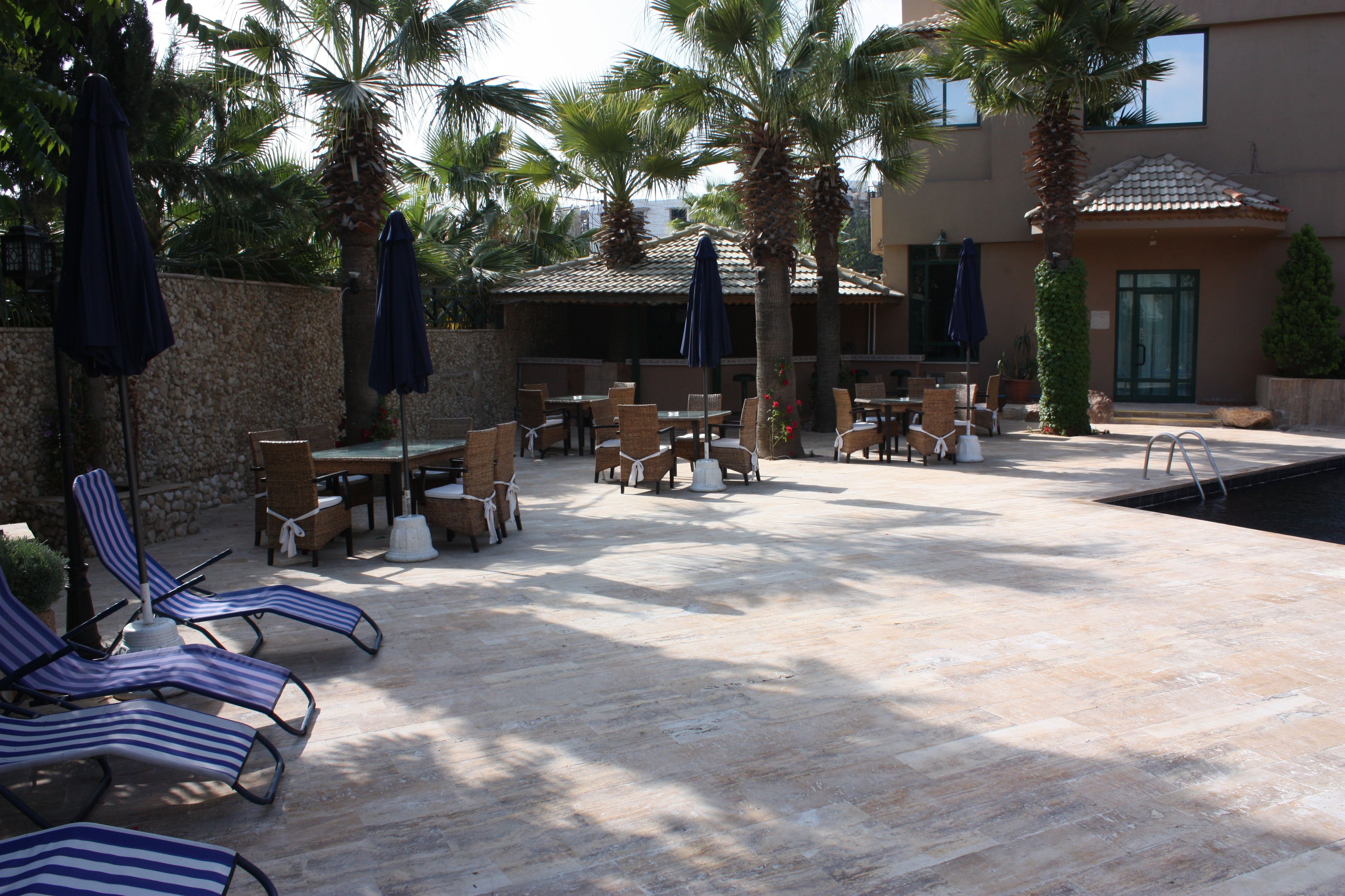 Poolside bar