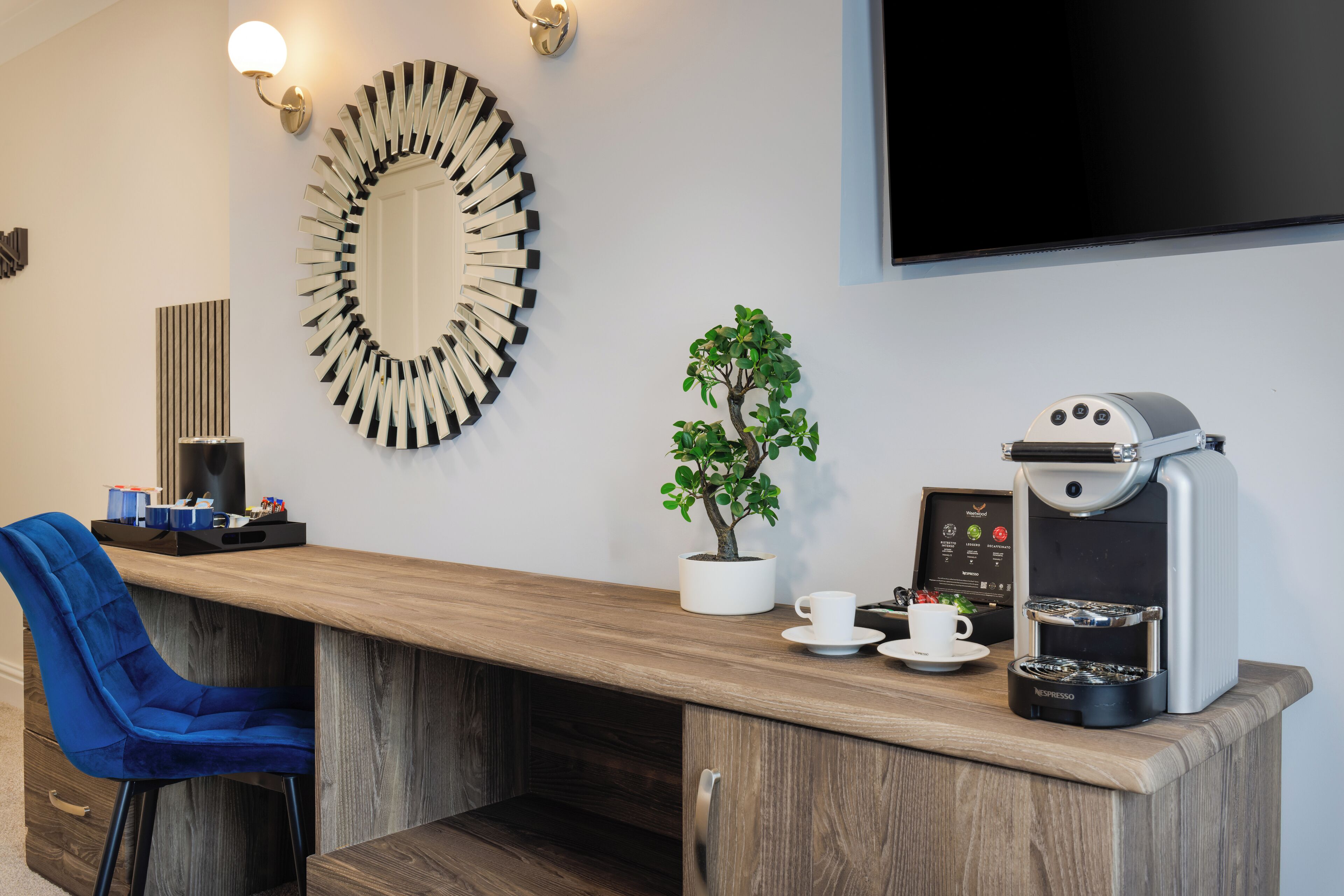 deluxe double room | hypo-allergenic bedding, in-room safe, desk, laptop workspace