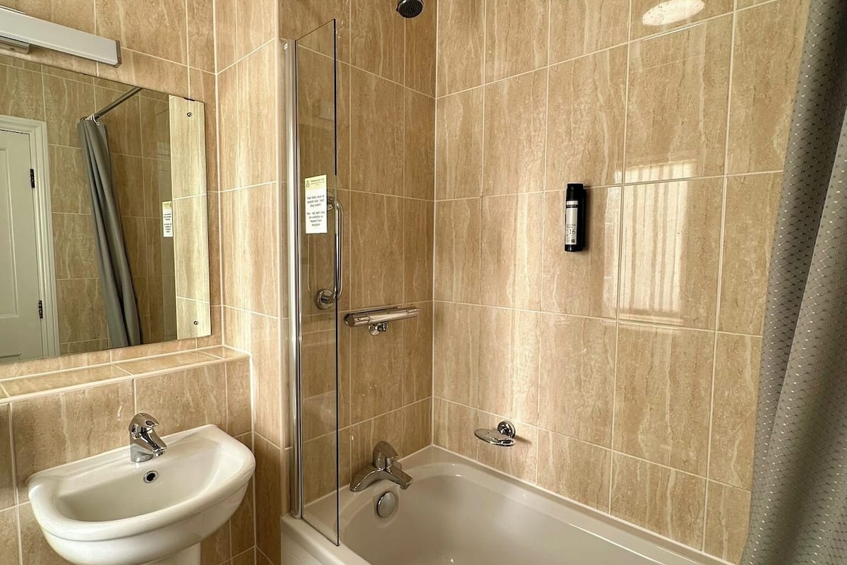 eco-friendly toiletries, hair dryer, towels