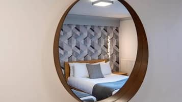 Premium Family Room with two double beds | Ropa de cama hipoalergénica y caja de seguridad en la habitación