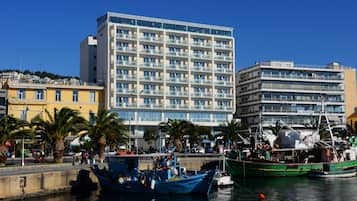 ด้านหน้าที่พัก