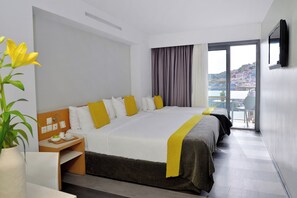 Tremannsrom – standard, byutsikt | Minibar, safe på rommet, lydisolert og wi-fi (inkludert)