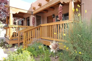 Traditional Room, 1 King Bed | Terrace/patio