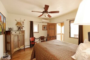 Traditional Room, 1 Queen Bed (Cowgirl Room - Queen Bed) | Egyptian cotton sheets, premium bedding, down comforters, pillowtop beds - Casa Cuma Bed & Breakfast (Santa Fe)