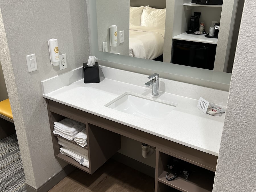 Separate tub and shower, free toiletries, hair dryer, towels