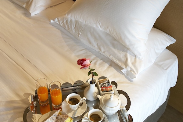 Superior Double Room | Minibar, desk, soundproofing, iron/ironing board