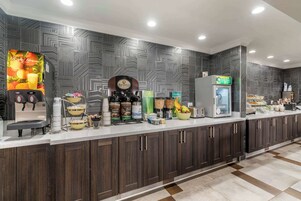 Desayuno continental gratuito y diario